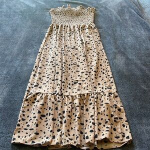 Women’s size 8/10 strapless summer dress